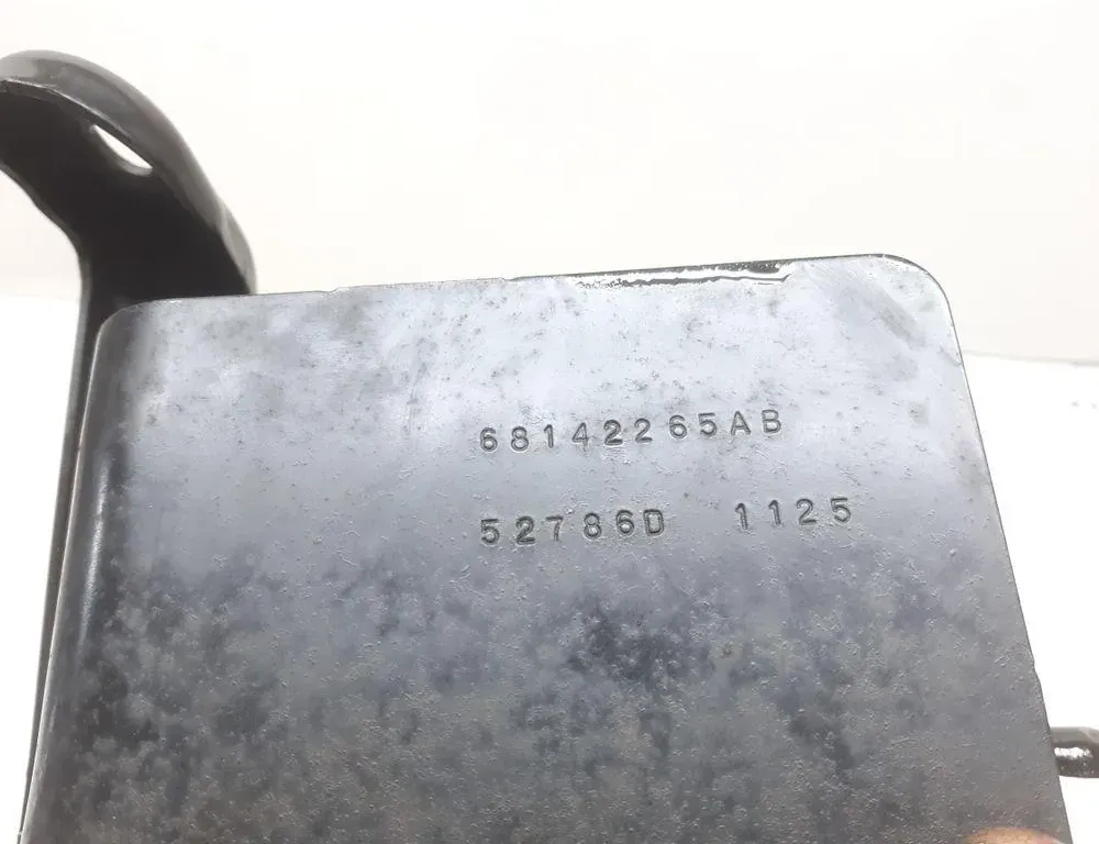 JEEP Grand Cherokee 4 generation (WK) (2004-2024) Degvielas filtra korpuss 68084905AG 33704842