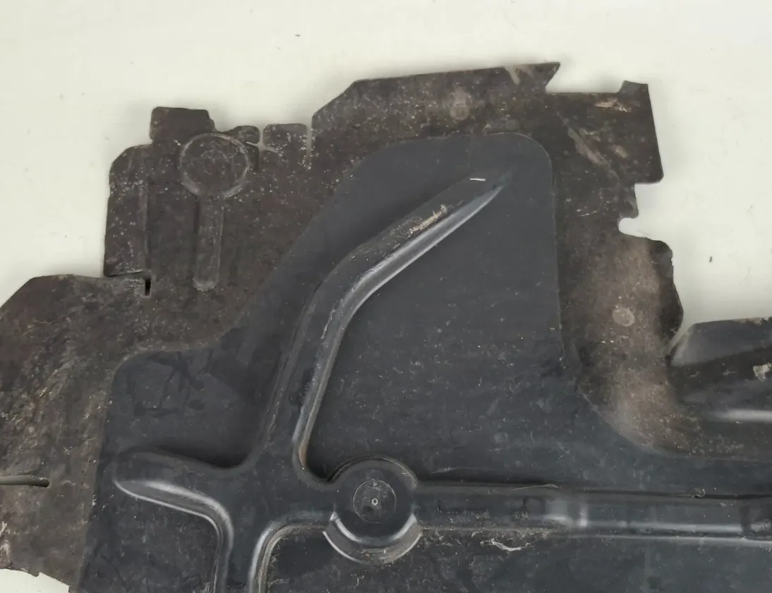 PEUGEOT 208 Peugeot 208 (2012-2015) Radiatora gaisa novirzītājs 9675253280 33359071