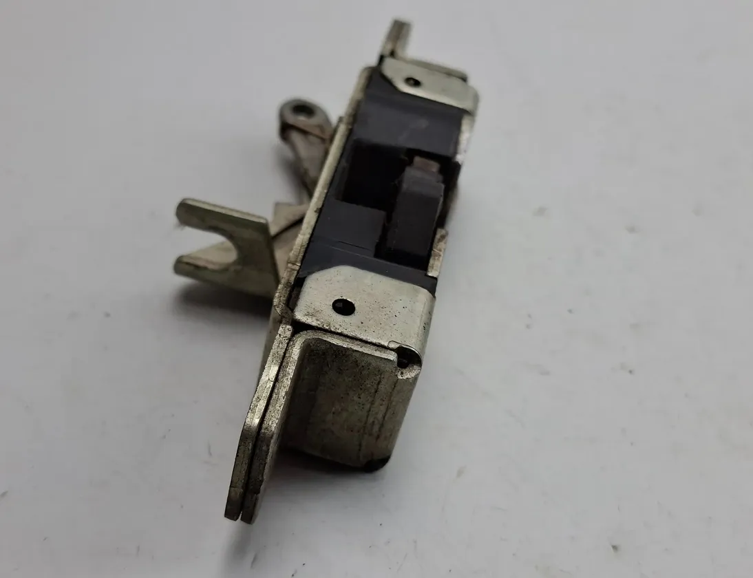 MERCEDES-BENZ Sprinter 2 generation (906) (2006-2018) Bīdāmo durvju slēdzene A9067301335 33501339