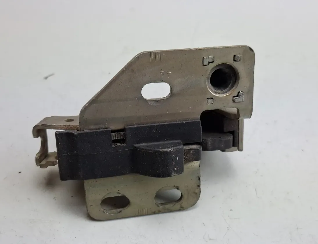 MERCEDES-BENZ Sprinter 2 generation (906) (2006-2018) Aizmugurējā bagāžnieka slēdzene A9067400035 33501347