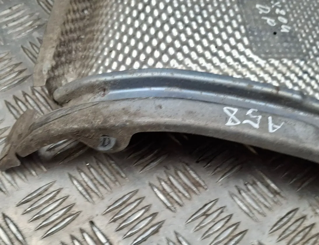 MERCEDES-BENZ GLK-Class X204 (2008-2015) Siltumizolācija (siltuma aizsardzība) A2046802422 33577636