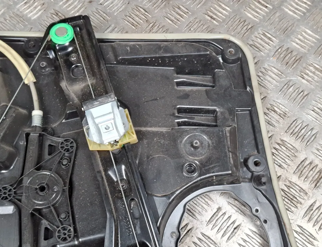 MERCEDES-BENZ GLA-Class X156 (2013-2020) Стеклоподъемник передней правой двери A1767200279,A1667200435 33579748