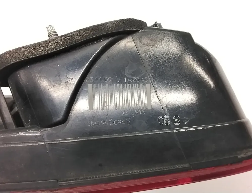 VOLKSWAGEN Tiguan 1 generation (2007-2017) Фонарь крышки багажника правый 5N0945094B 33607416