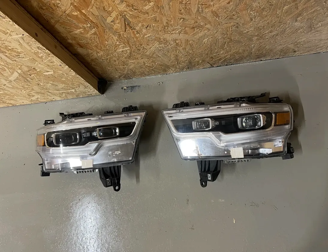 RAM Ram 4 generation (2008-2023) Комплект передних фар 68316084AH,68316085AH,P68316084AH,P68316085AH 33556710