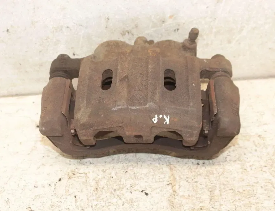 MITSUBISHI Outlander 3 generation (2012-2023) Priekšējais kreisais bremžu suports 33272794