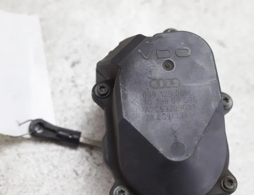 AUDI A6 C6/4F (2004-2011) Vārsta vadības motorīts 33275994