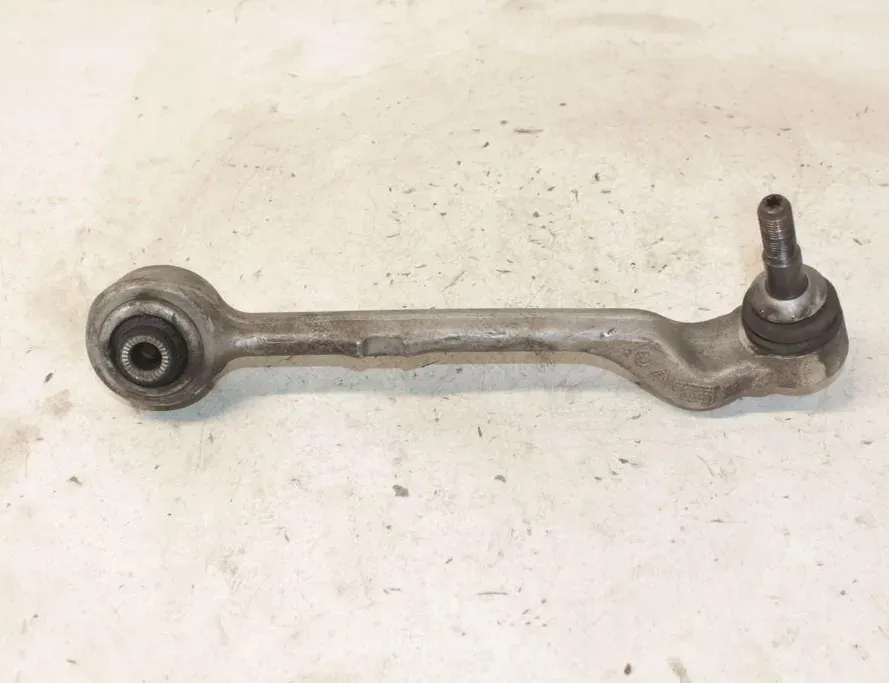 BMW X1 E84 (2009-2015) Priekšējā labā izliektā ķega / ričags 6082T6 33276170