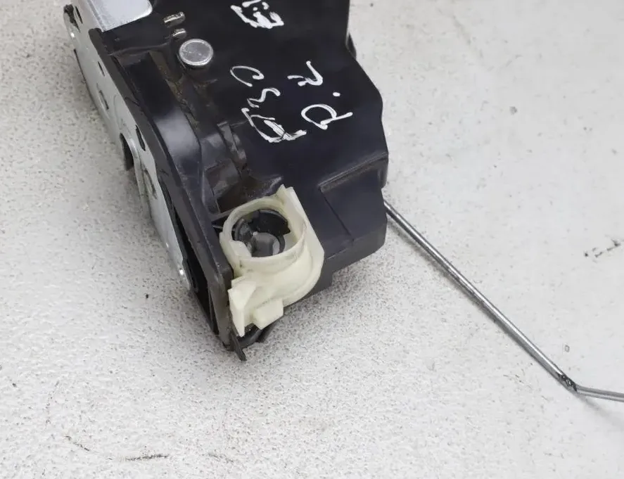 BMW 3 Series F30/F31 (2011-2020) Замок передней левой двери 7229461 33279153