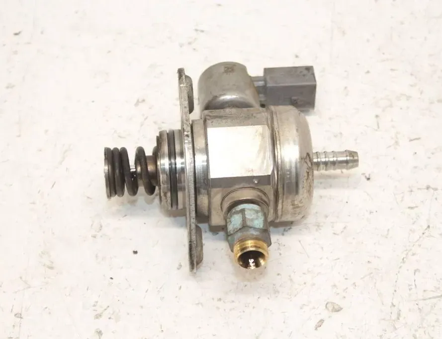 VOLKSWAGEN Passat B6 (2005-2010) Degvielas sūknis 06H127025G,0261520049 33284746