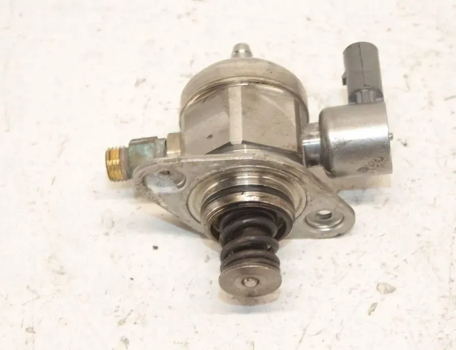 VOLKSWAGEN Passat B6 (2005-2010) Degvielas sūknis 06H127025G,0261520049 33284746