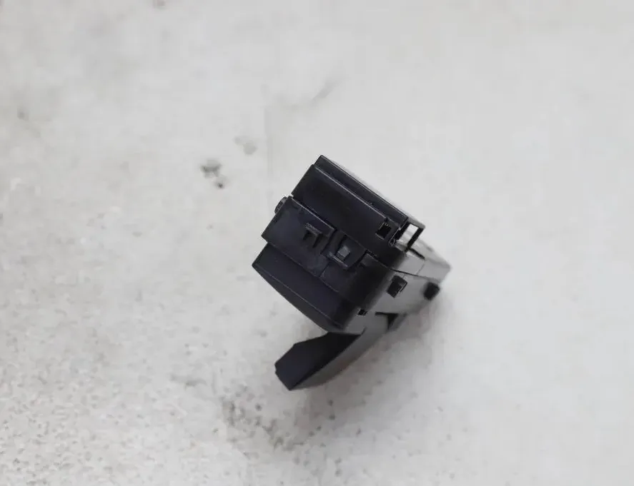 MERCEDES-BENZ CLA-Class C117 (2013-2016) ABS Switch A1728208610 33285272