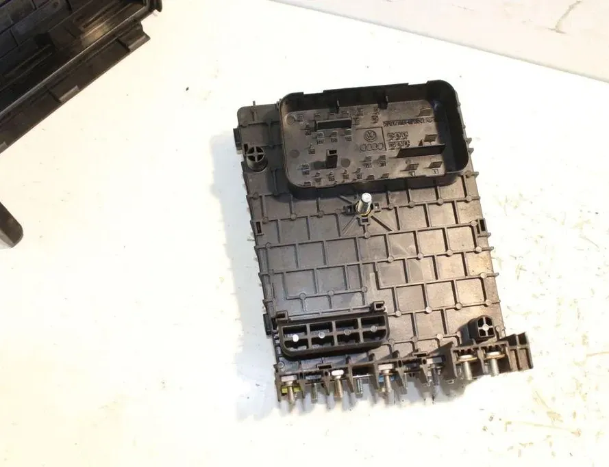 SEAT Alhambra 2 generation (2010-2021) Fuse box 3C0937125,1K0937132F 33291124