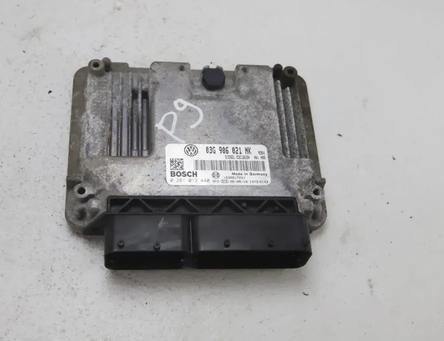 VOLKSWAGEN Passat B7 (2010-2015) Motora vadības bloks 03G906021NK,0281013440 33298784