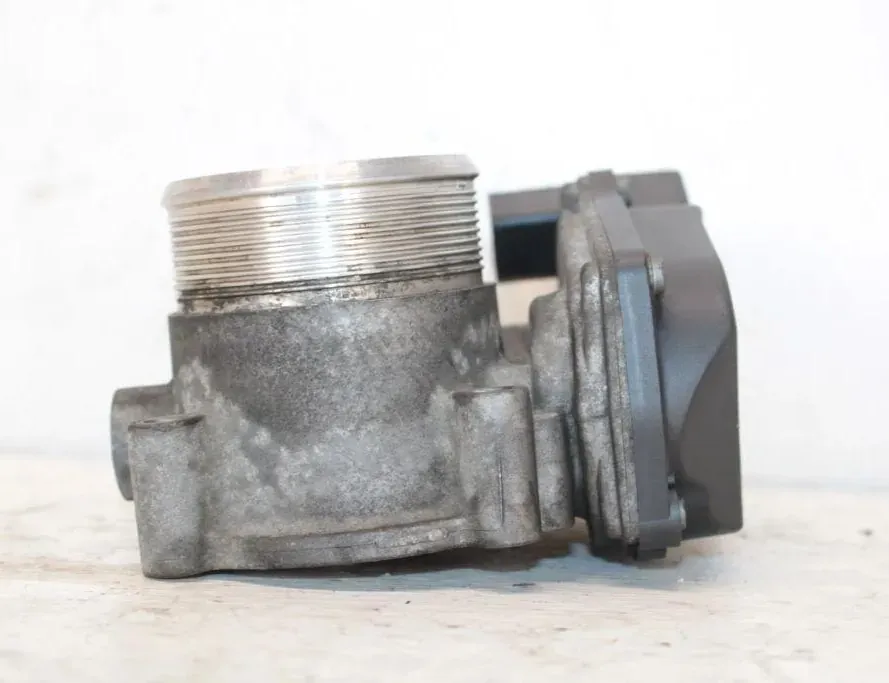 SKODA Superb 1 generation (2001-2008) Droseļvārsts 06F133062J 33299061