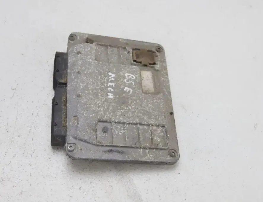 VOLKSWAGEN Golf 8 generation (2019-2023) Engine Control Unit ECU 06A906033EM 33299361