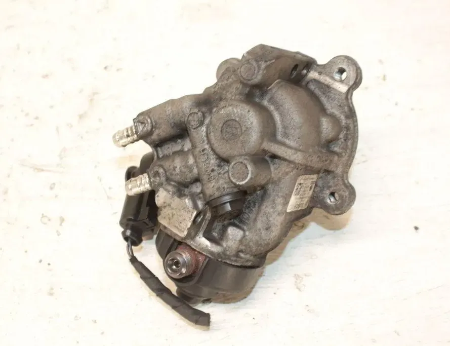 VOLKSWAGEN Golf 8 generation (2019-2023) Degvielas iesmidzināšanas komplekts 04L130755D,04L130277E 33302779