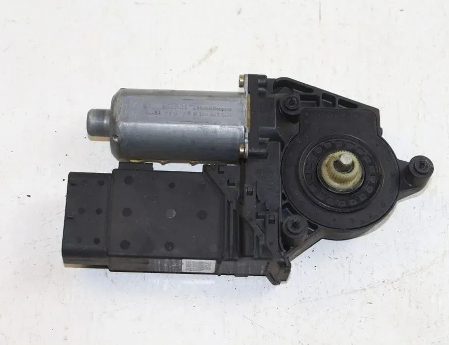 VOLKSWAGEN Passat B6 (2005-2010) Front Left Door Window Regulator Motor 33305490