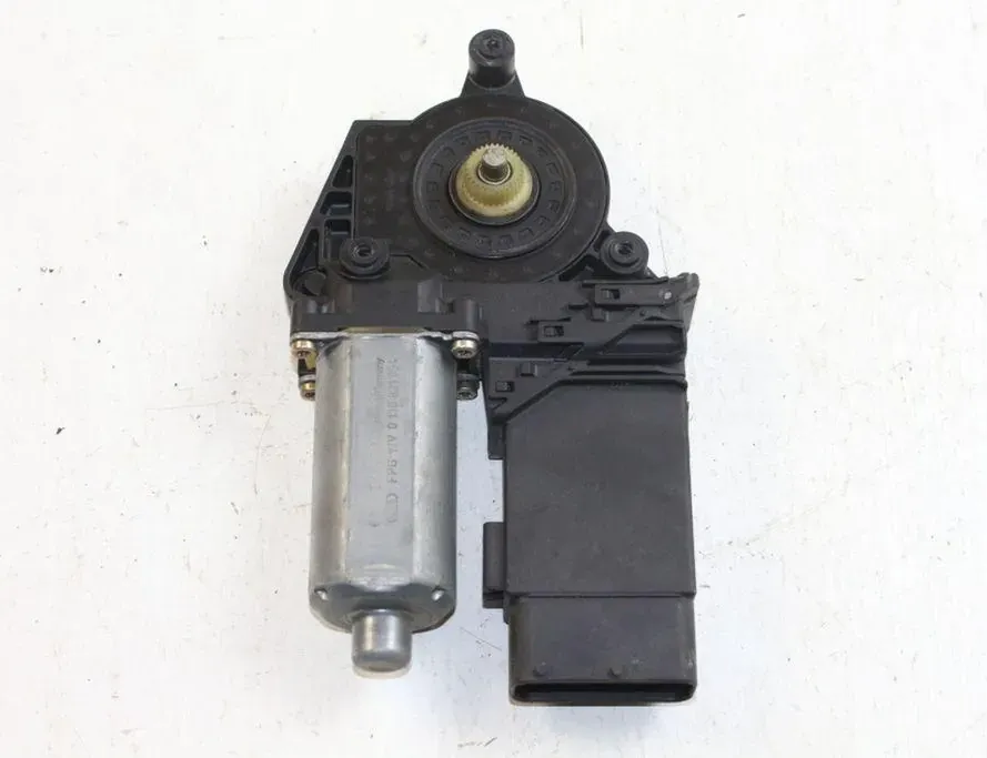 VOLKSWAGEN Passat B6 (2005-2010) Front Left Door Window Regulator Motor 3B4837752J 33305512