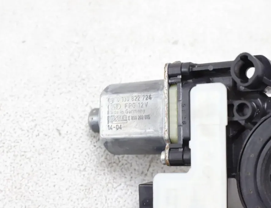 VOLKSWAGEN Golf 8 generation (2019-2023) Rear Right Door Window Control Motor 5Q0959812A 33306047