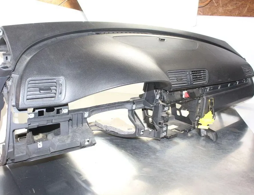 VOLKSWAGEN Passat B6 (2005-2010) Передняя панель салона 33398032