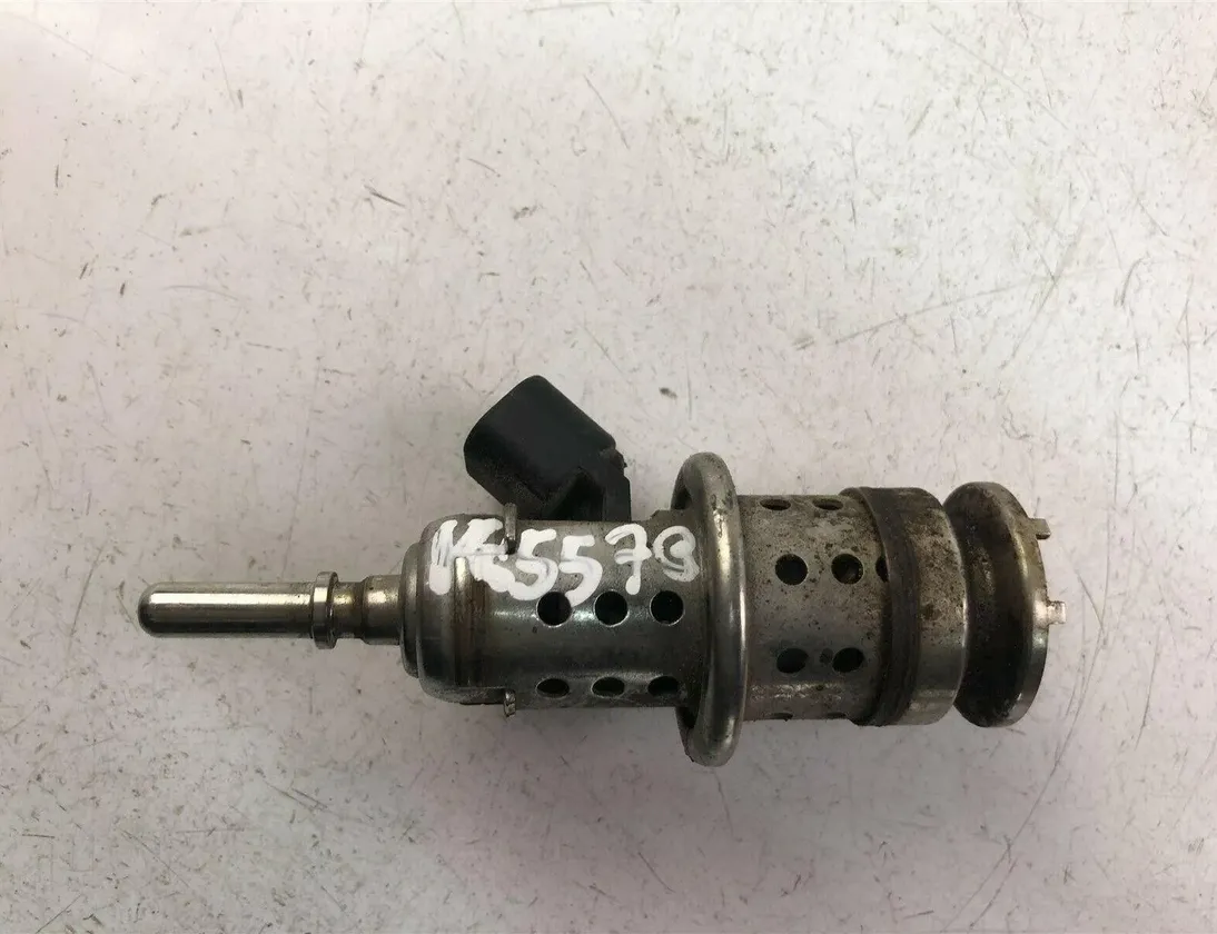 VOLVO XC70 3 generation (2007-2020) Degvielas sprausla 32203677 23446037