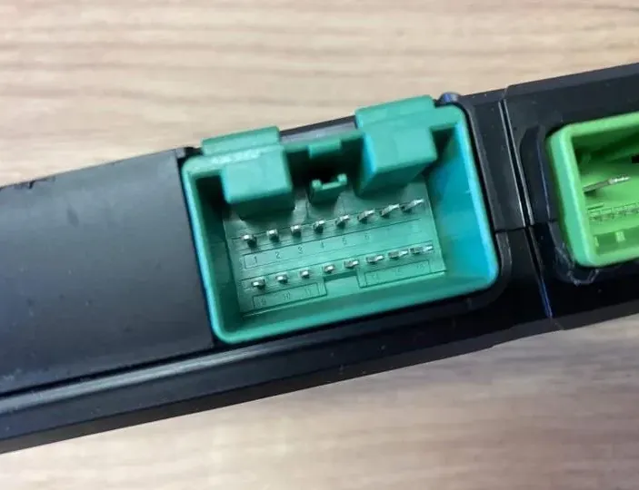 LAND ROVER Range Rover Evoque L538 (1 gen) (2011-2020) Priekšējā kreisā sēdekļa vadības bloks GJ3214D600AD 33474270