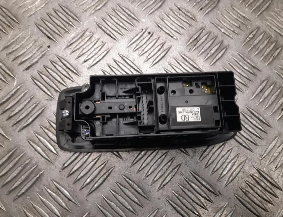 FORD Ranger 4 generation (2012-2024) Кнопка стеклоподъемника передней левой двери EB3T14A132BD 33478266