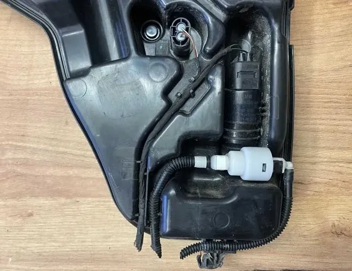 BMW iX3 1 generation (G08) (2020-2024) Logu mazgāšanas tvertne 7339029,61677339029 33550421