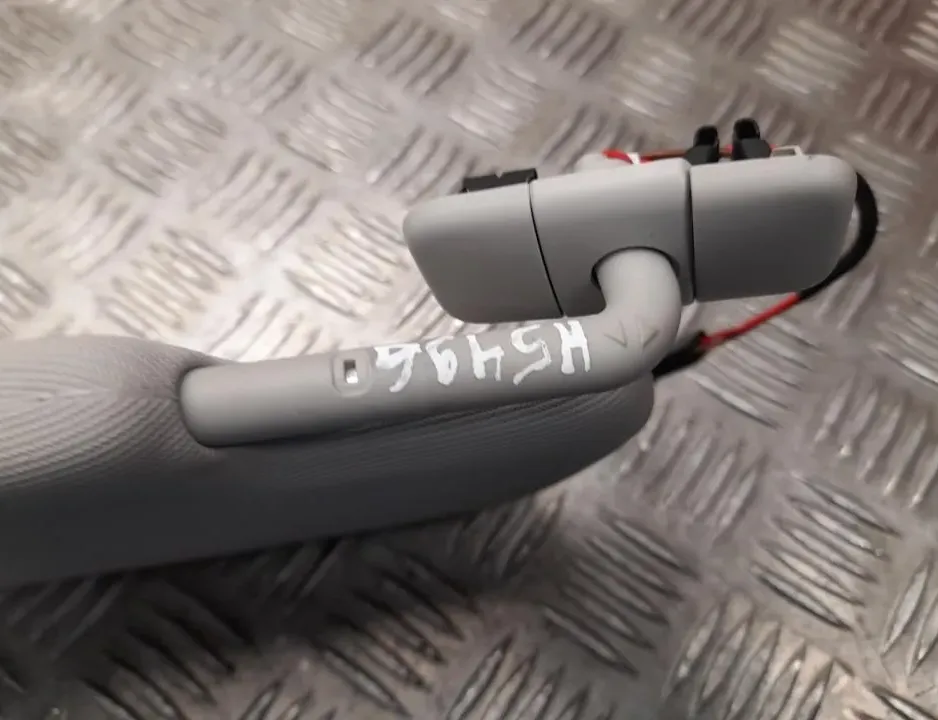 VOLKSWAGEN Passat B8 (2014-2023) Kreisās puses saulessargs 3G0857551AS 33567379