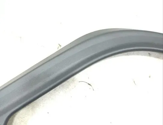 BENTLEY Bentayga 1 generation (2015-2024) Priekšējo kreiso durvju vertikālā apdare 36A867603 33613452