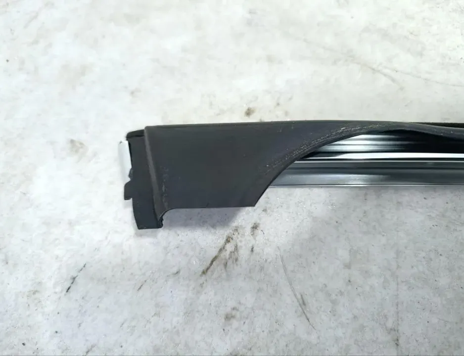 ROLLS-ROYCE Ghost 1 generation (2009-2014) Priekšējo kreiso durvju vertikālā apdare 7200319 33718305