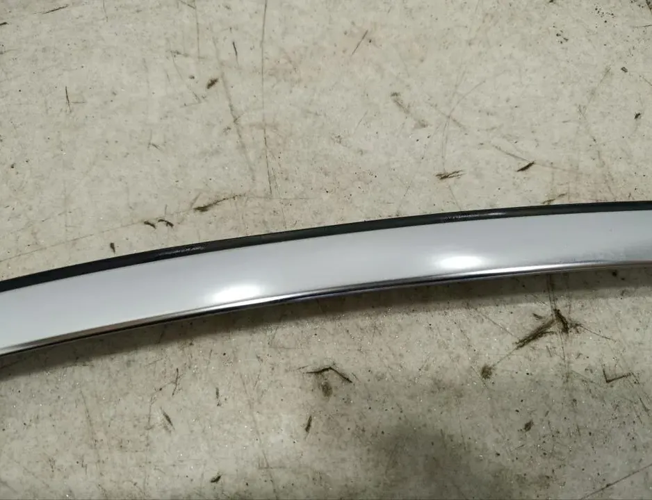 ROLLS-ROYCE Ghost 1 generation (2009-2014) Priekšējo kreiso durvju vertikālā apdare 7200319 33718305