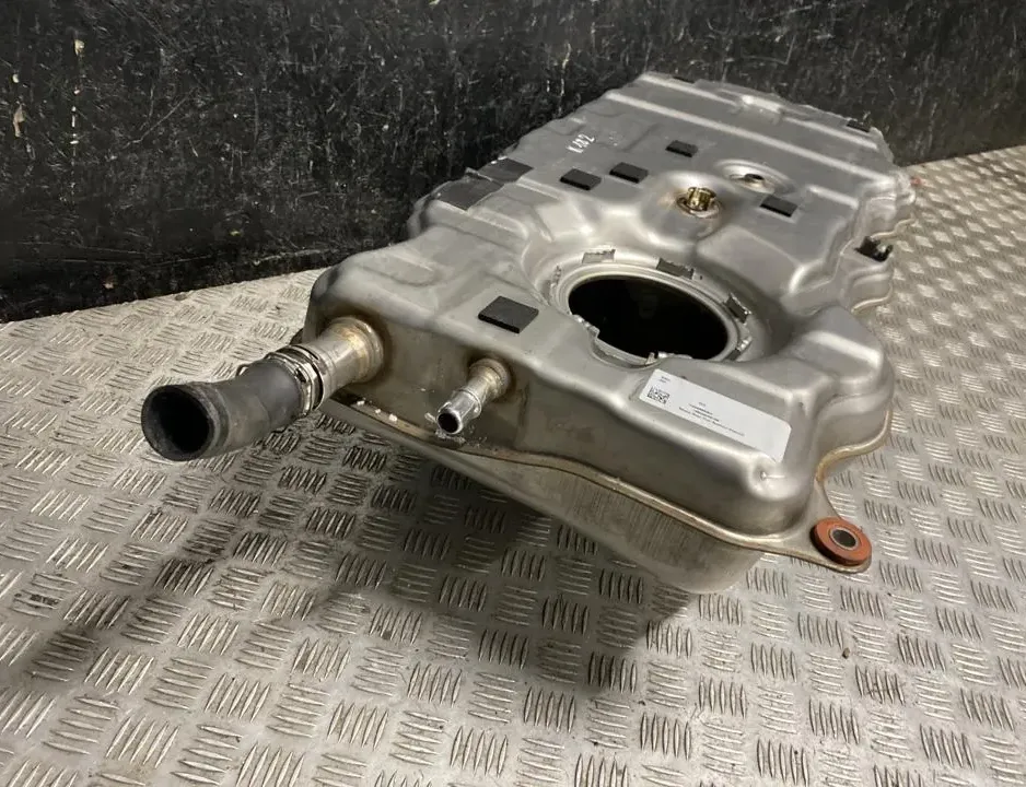 BMW 3 Series G20/G21/G28 (2018-2024) Degvielas tvertne 9488653 34373300