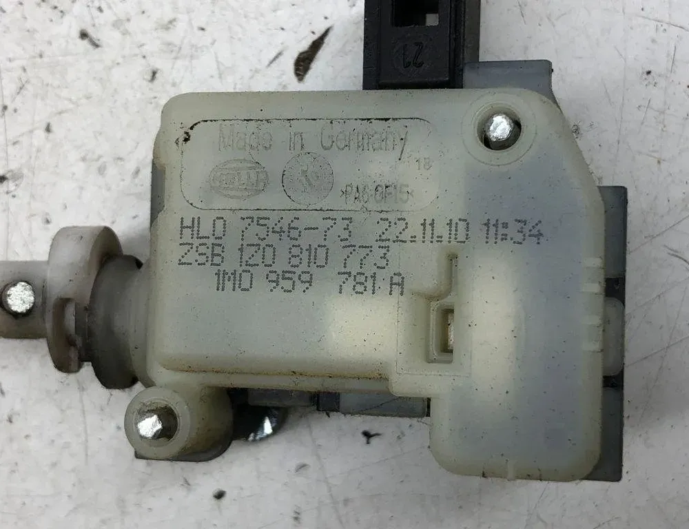 SKODA Octavia 2 generation (2004-2013) Degvielas tvertnes vāciņa bloķēšana 1Z0810773 30585091