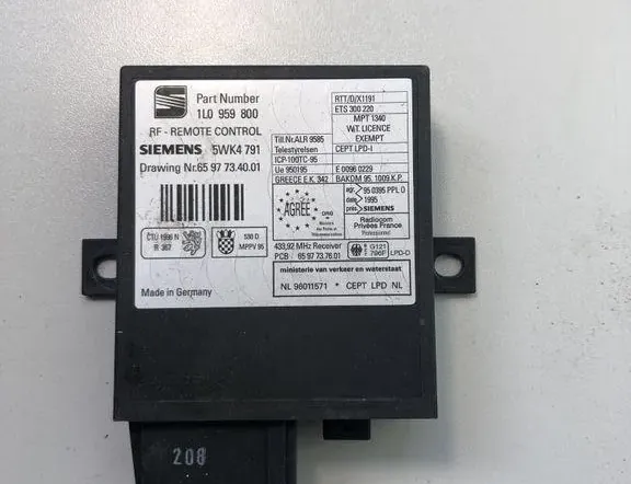 VOLKSWAGEN Caddy 3 generation (2004-2015) Citau veidu vadības bloki 1L0959800,5WK4791 33814201