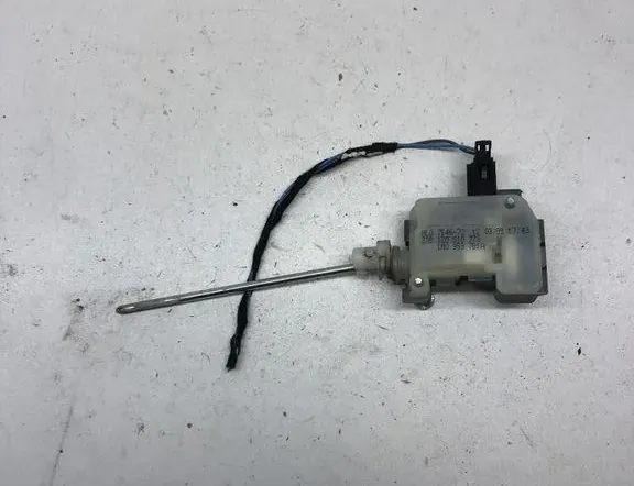 SKODA Octavia 2 generation (2004-2013) Degvielas tvertnes vāciņa bloķēšana 1Z0810773 33826664