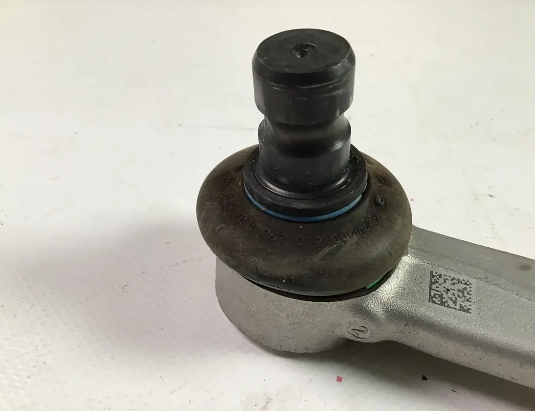 VOLKSWAGEN Touareg 3 generation (2018-2024) Front Right Straight Control  Arm 4M0407694E 33500973