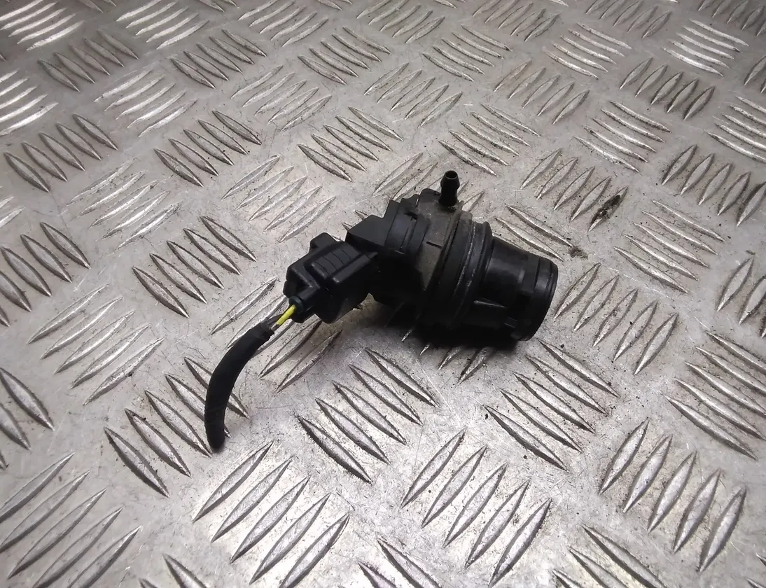 MAZDA 3 BK (2003-2009) Washer Tank Motor 8603102451 14534545