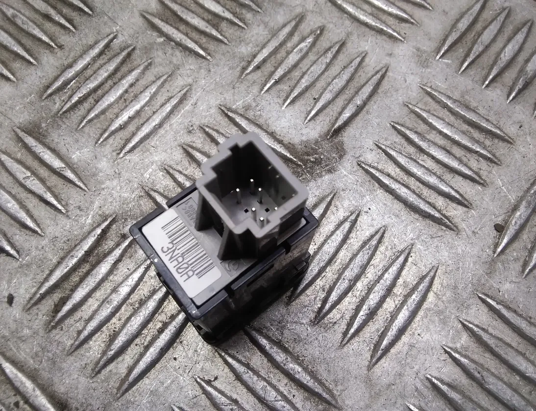 NISSAN Leaf 1 generation (2010-2017) Переключатель кнопок 3na0a 18061377