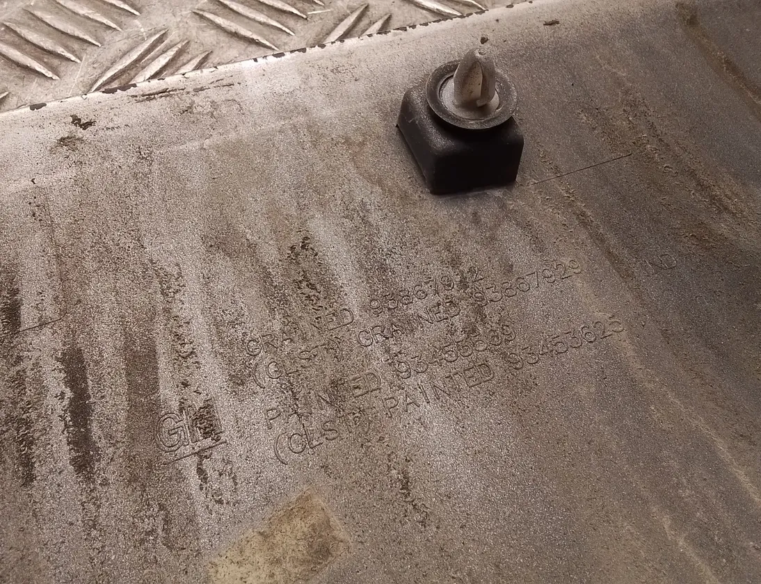 OPEL Vivaro B (2014-2019) Молдинг боковых левых дверей 100729a1,104563a1,100729B1,104563B1,100731A1,104564A1 33607040