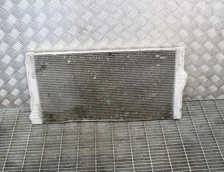 BMW 5 Series F10/F11 (2009-2017) Охлаждающий радиатор X001001,8509177 10000173