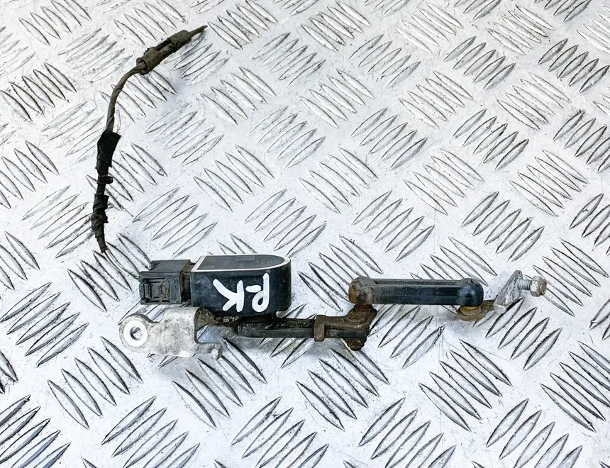 BMW 7 Series F01/F02 (2008-2015) Priekšējais kreisais līmeņa sensors ABE52150,6860843,6778263 10602097