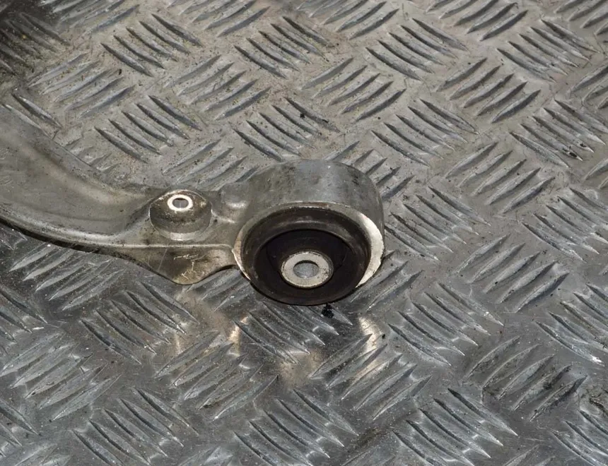 BMW 5 Series F10/F11 (2009-2017) Верхний рычаг передний правый AW6082T6 1085275