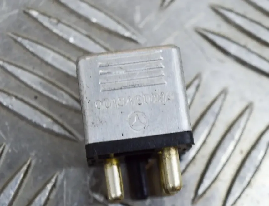 MERCEDES-BENZ SL-Class R107, C107 (1971-1989) Relejs 4RD004122,0015420219,A0015420219 11550989