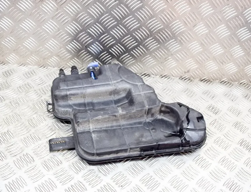 BMW M5 F10 (2011-2016) Izplešanās tvertne 8604752 14105308