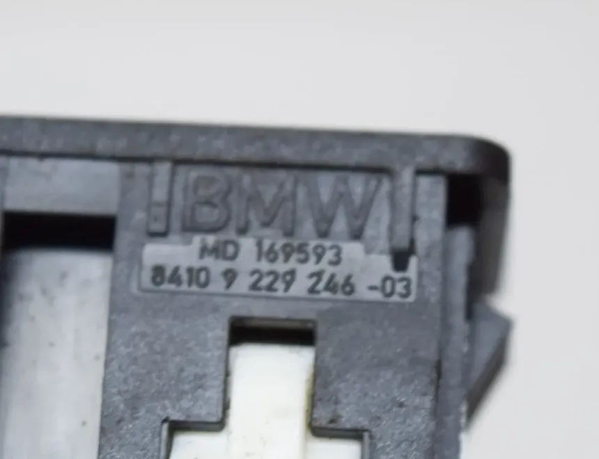 BMW 4 Series F32/F33/F36 (2013-2020) Mūzikas atskaņotāja papildu savienotāji (AUX / USB) 9229246 14505994