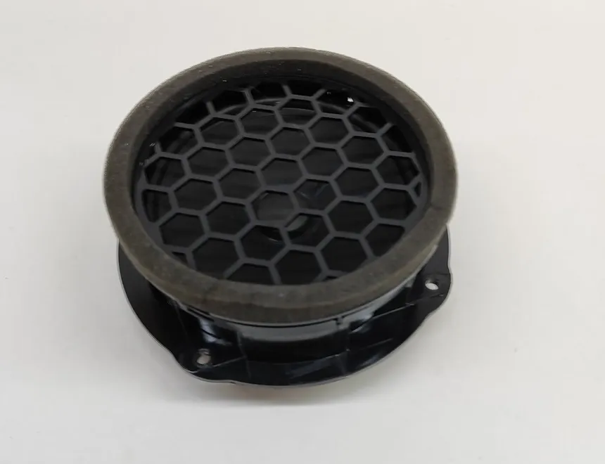 SKODA Karoq 1 generation (2017-2024) Aizmugurējo kreiso durvju skaļrunis 3V0035411J 22345395