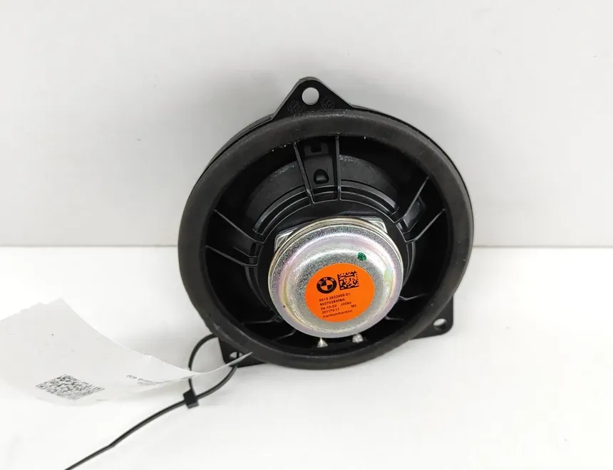 BMW i4 1 generation (2021-2024) Aizmugurējo kreiso durvju skaļrunis 2622469 23676812