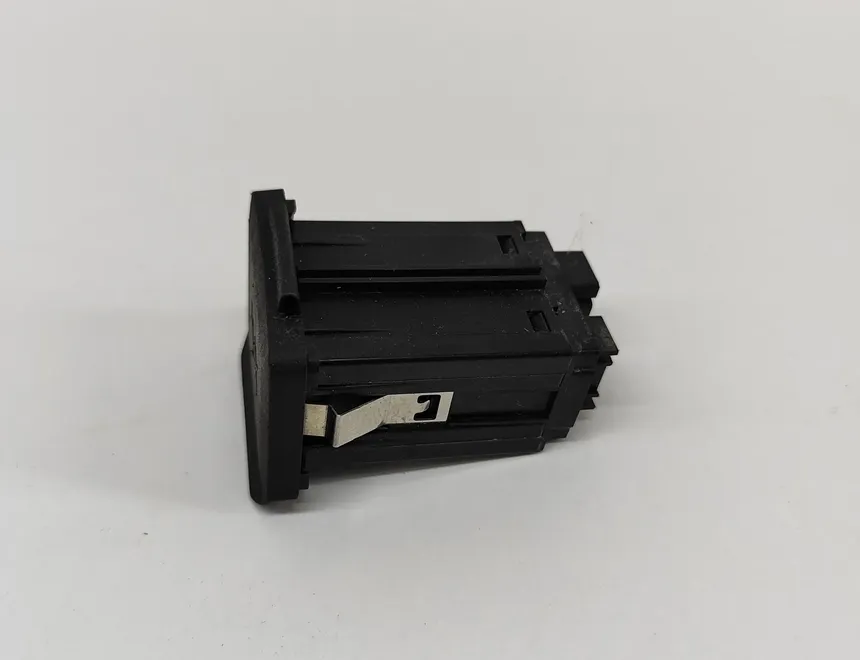 OPEL Mokka 1 generation (2012-2015) Mūzikas atskaņotāja papildu savienotāji (AUX / USB) 20874710 25365267