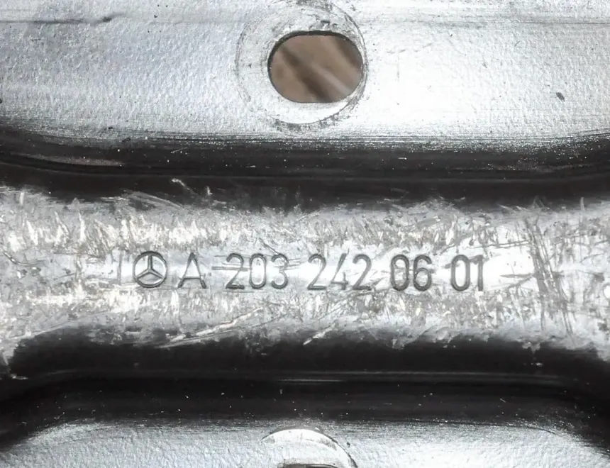 MERCEDES-BENZ C-Class W203/S203/CL203 (2000-2008) Pārnesumkārbas atbalsta stiprinājuma kronšteins A2032420601 2662962
